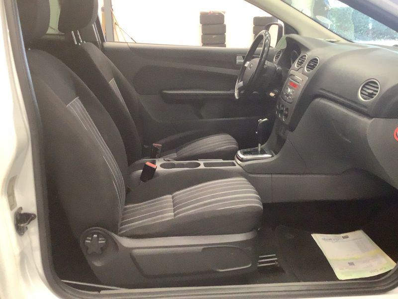 Ford Focus 2.0 TDCi Style 2009 – снимка 17