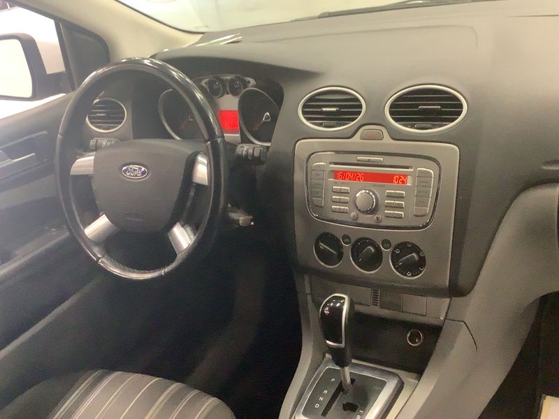 Ford Focus 2.0 TDCi Style 2009 – снимка 18