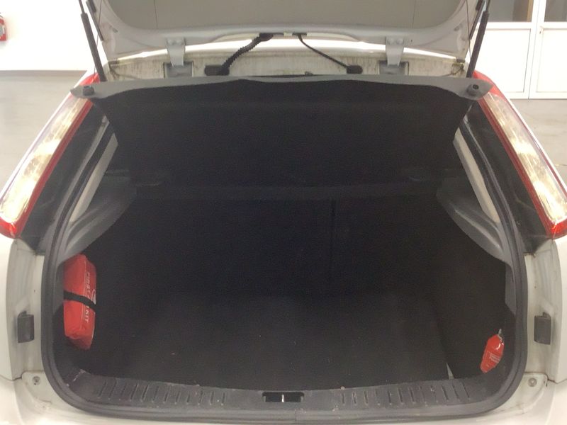 Ford Focus 2.0 TDCi Style 2009 – снимка 16