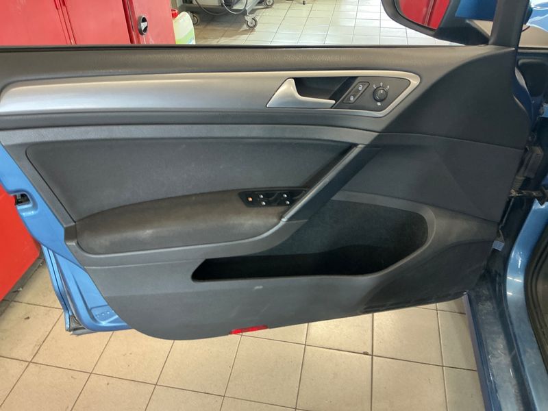 Volkswagen Golf VII 1.2 TSI Trendline BlueMotion Tech 2014 – снимка 38
