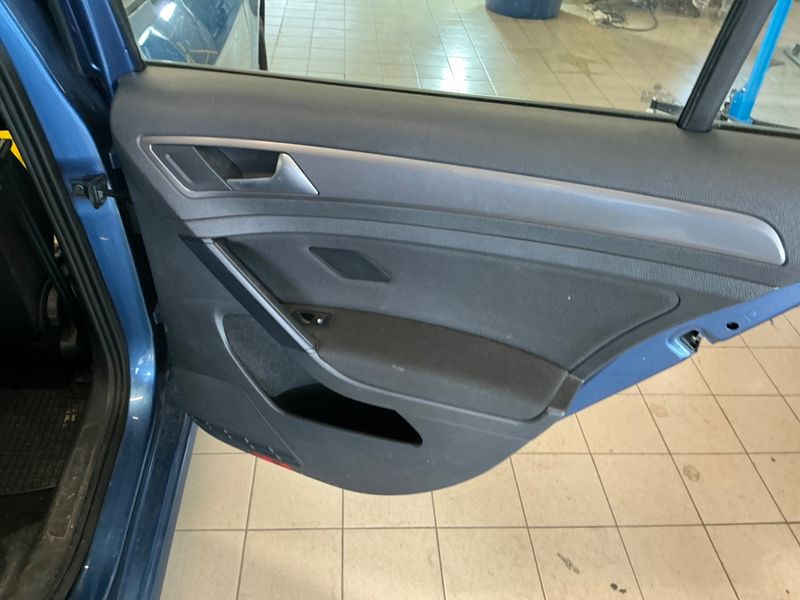 Volkswagen Golf VII 1.2 TSI Trendline BlueMotion Tech 2014 – снимка 43