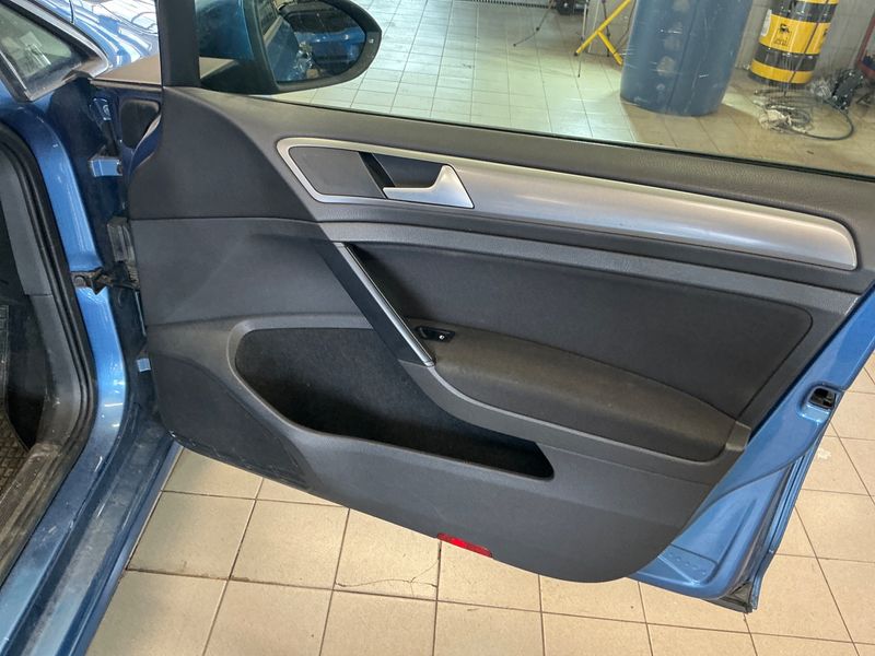 Volkswagen Golf VII 1.2 TSI Trendline BlueMotion Tech 2014 – снимка 47