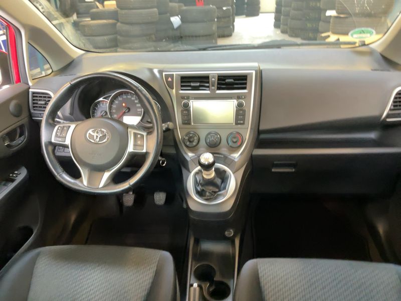 Toyota Verso-S 1.33 Dual VVT-i Life 2011 – снимка 18