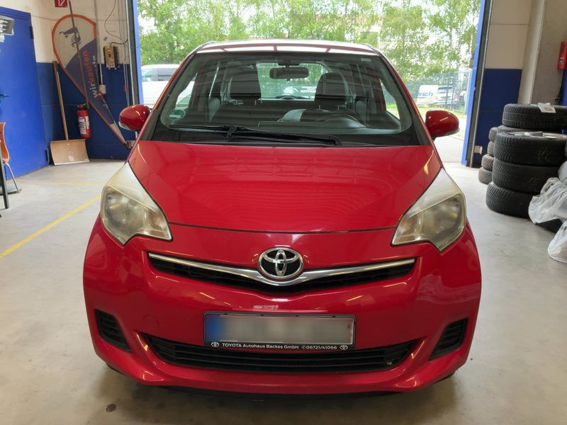 Toyota Verso-S 1.33 Dual VVT-i Life 2011 – снимка 14