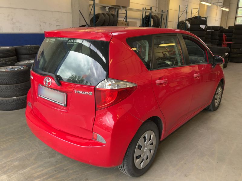 Toyota Verso-S 1.33 Dual VVT-i Life 2011 – снимка 8