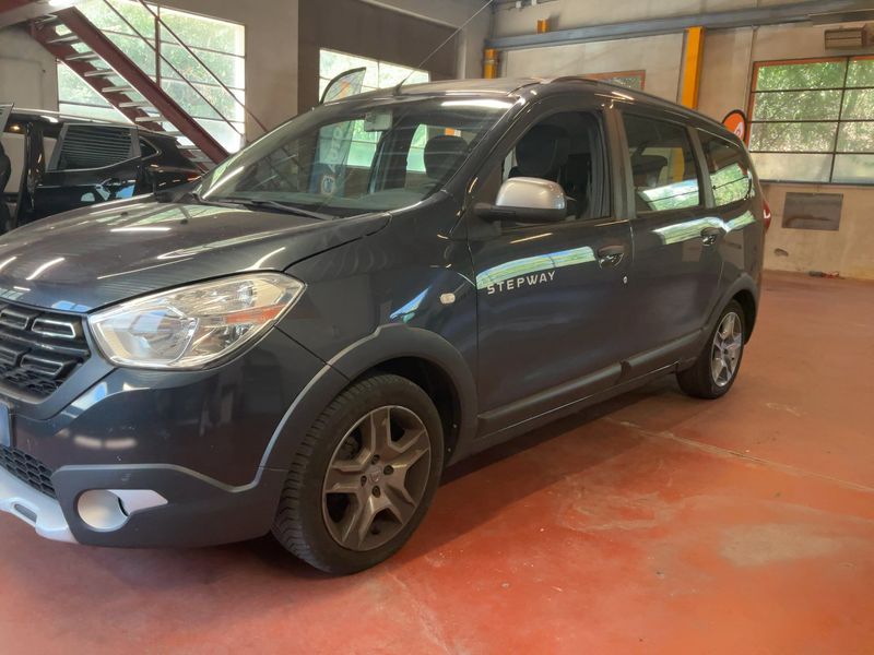 Dacia Lodgy 1.5 Blue dCi Stepway 2019 – снимка 2