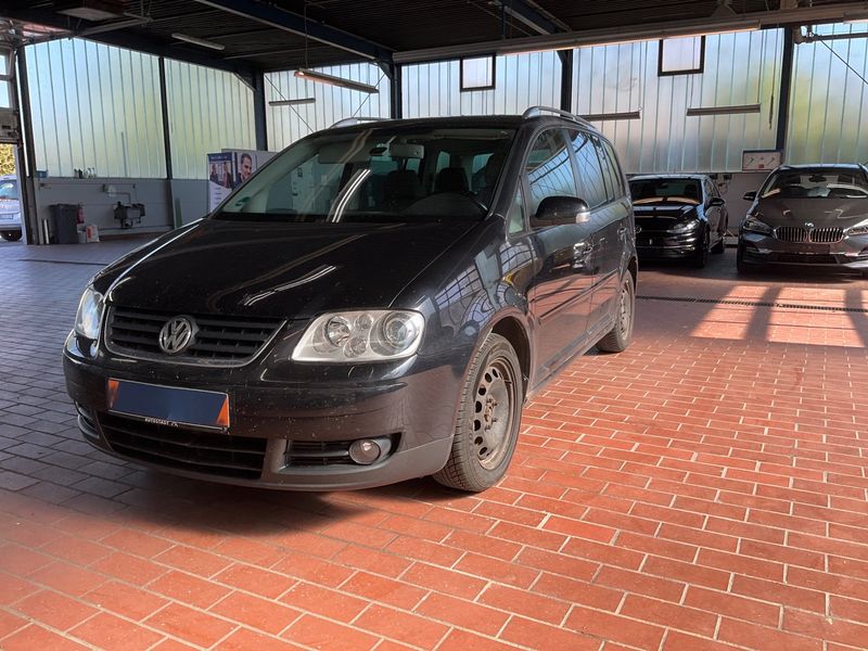 Volkswagen Touran 2.0 TDI Highline 2006 – снимка 1