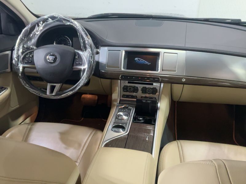 Jaguar XF 3.0 D V6 2014 – снимка 18