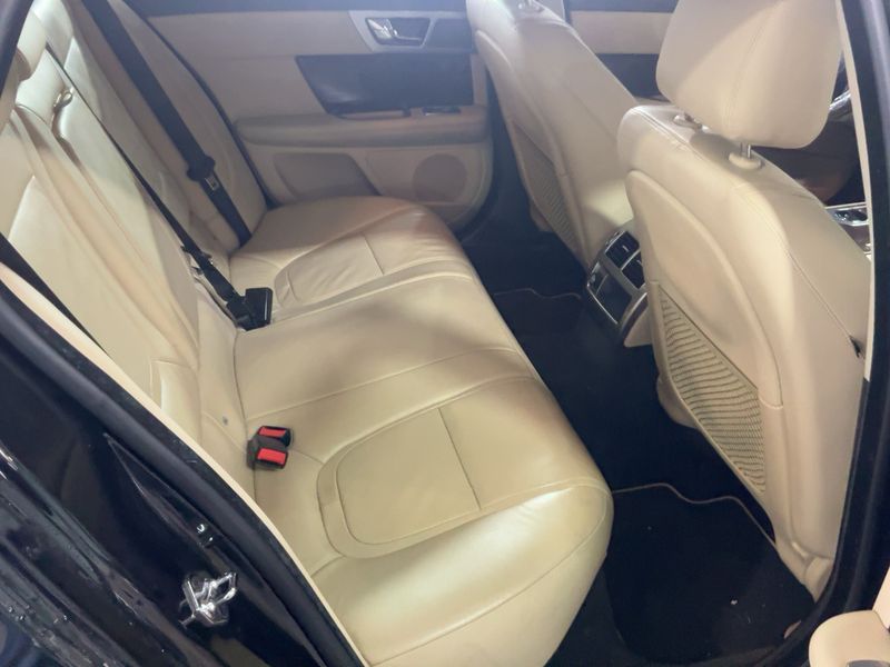 Jaguar XF 3.0 D V6 2014 – снимка 20