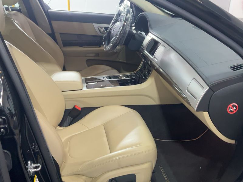 Jaguar XF 3.0 D V6 2014 – снимка 17