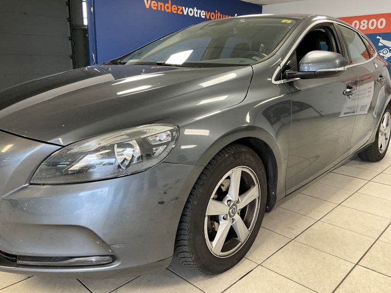 Volvo V40 1.6 D2 Momentum 2014 – снимка 2