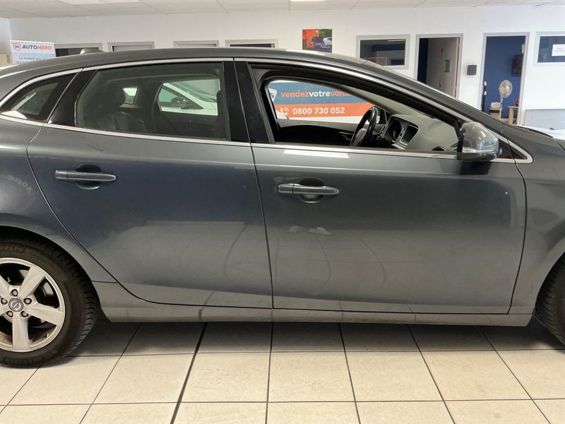 Volvo V40 1.6 D2 Momentum 2014 – снимка 10