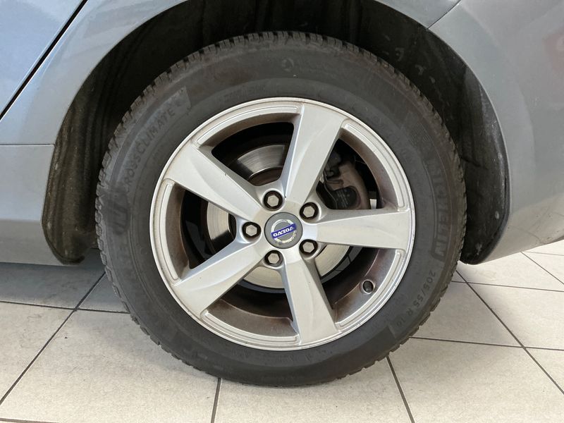 Volvo V40 1.6 D2 Momentum 2014 – снимка 5