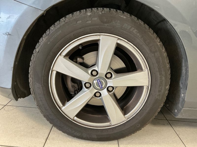 Volvo V40 1.6 D2 Momentum 2014 – снимка 3