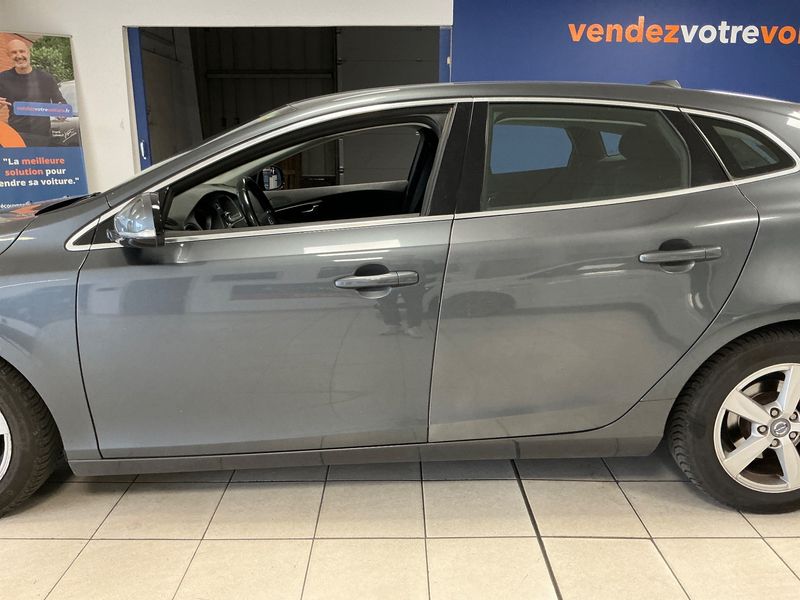 Volvo V40 1.6 D2 Momentum 2014 – снимка 4