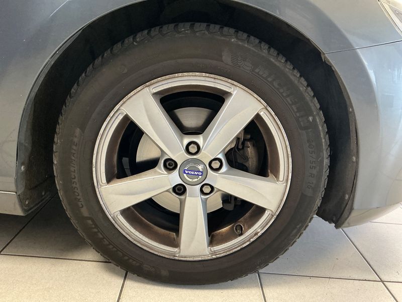 Volvo V40 1.6 D2 Momentum 2014 – снимка 11