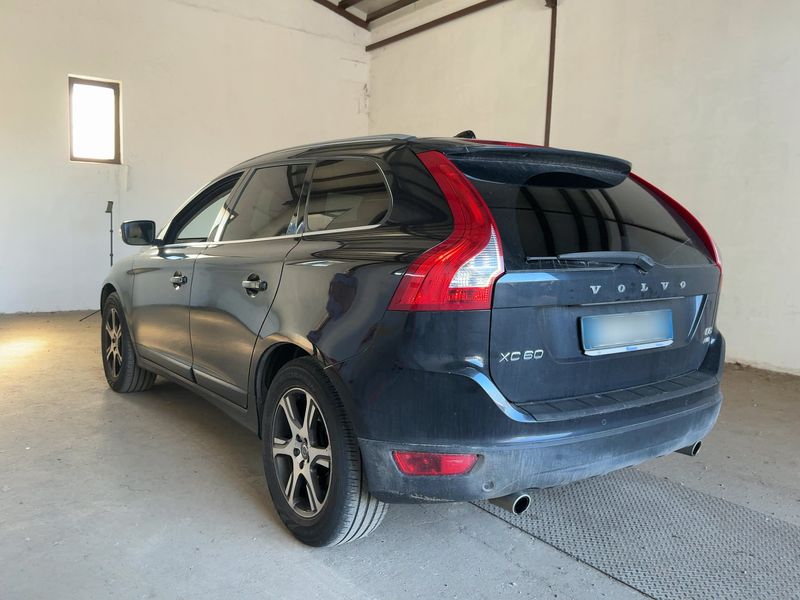 Volvo XC60 2.4 D5 Summum AWD 2010 – снимка 6