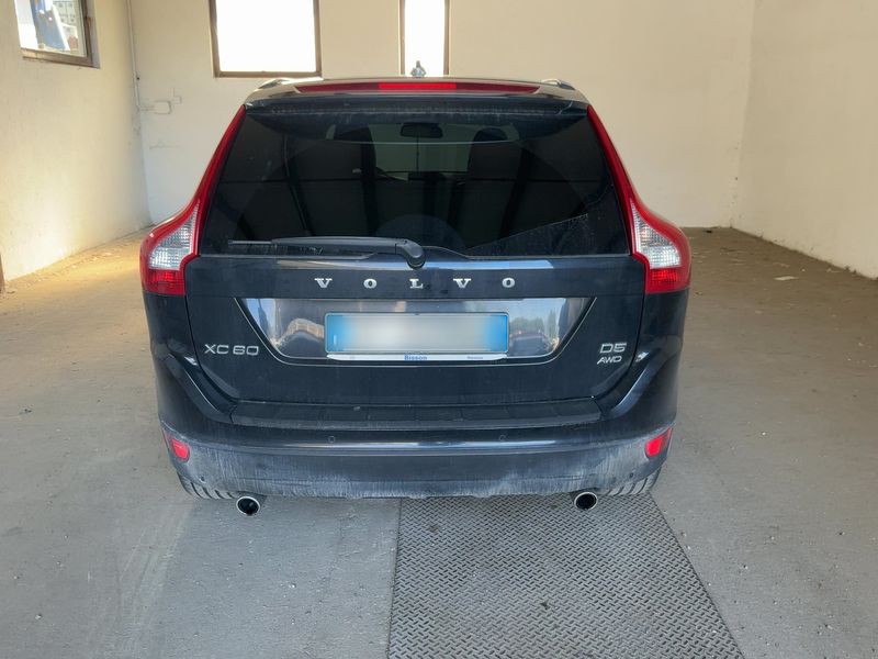 Volvo XC60 2.4 D5 Summum AWD 2010 – снимка 7