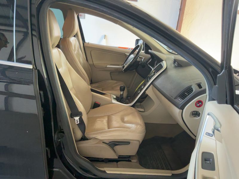 Volvo XC60 2.4 D5 Summum AWD 2010 – снимка 17