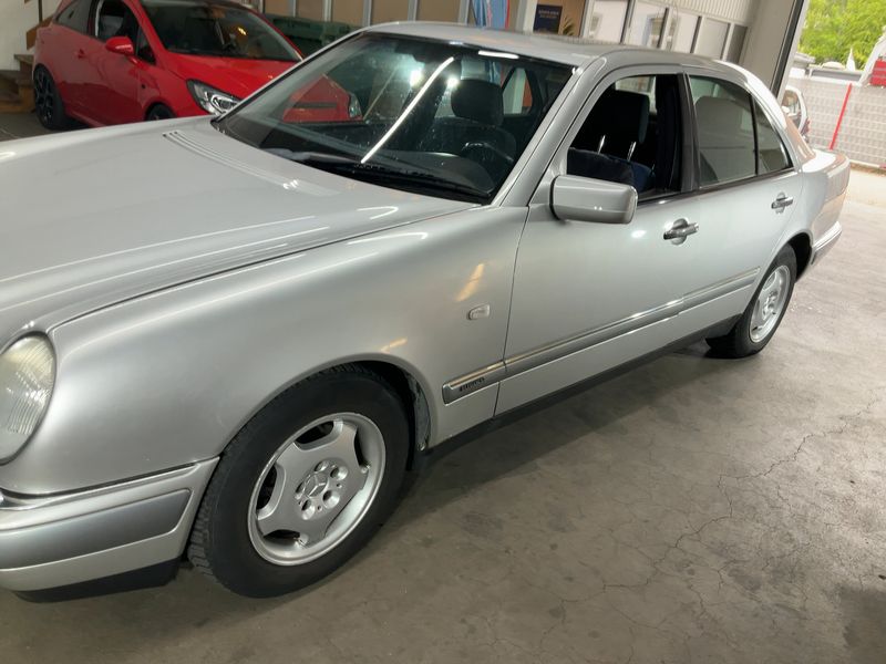 Mercedes-Benz E-Klasse E 240 Elegance 1999 – снимка 2