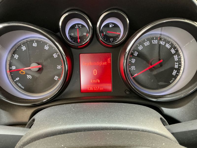 Opel Astra 1.4 Turbo Innovation 2011 – снимка 4