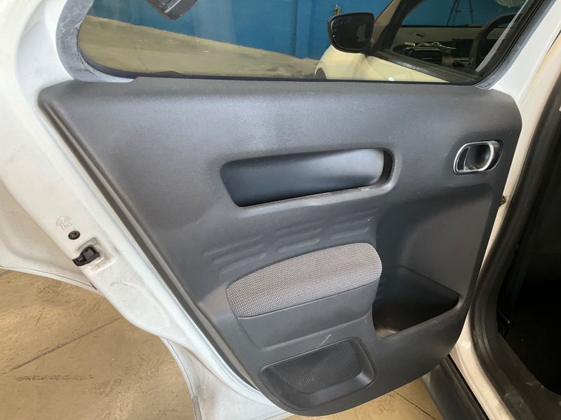 Citroen C4 Cactus 1.6 Blue-HDi Feel 2015 – снимка 17