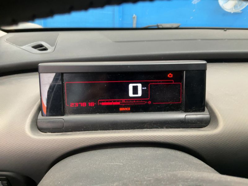 Citroen C4 Cactus 1.6 Blue-HDi Feel 2015 – снимка 4