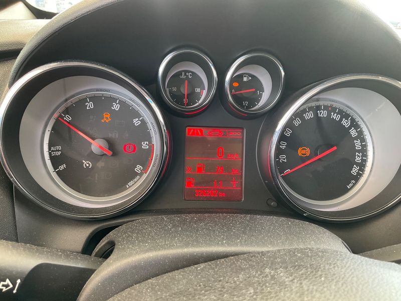 Opel Astra 1.7 CDTI Excellence 2013 – снимка 18