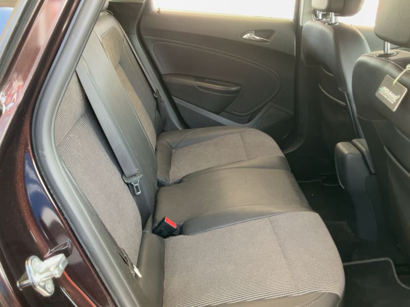 Opel Astra 1.7 CDTI Excellence 2013 – снимка 19