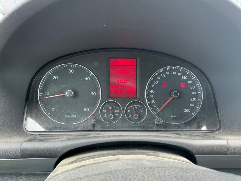Volkswagen Touran 1.9 TDI Trendline BlueMotion Tech 2009 – снимка 4