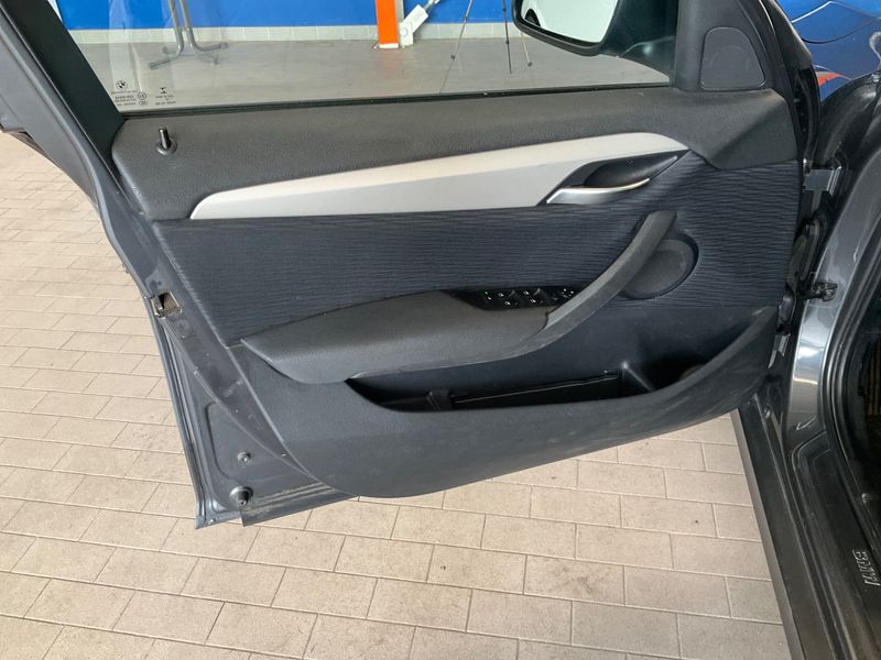 BMW X1 xDrive 20i 2015 – снимка 26