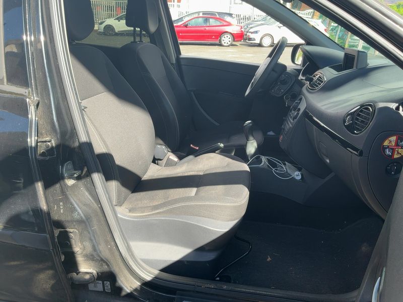 Renault Clio 1.5 dCi Collection Business 2013 – снимка 16