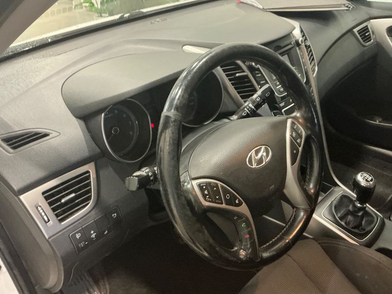 Hyundai i30 1.6 GDI Style 2014 – снимка 38