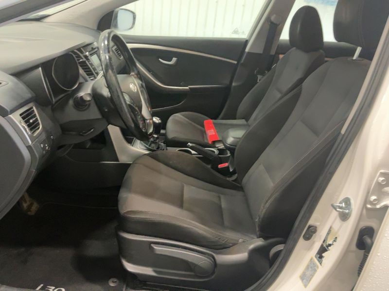 Hyundai i30 1.6 GDI Style 2014 – снимка 17