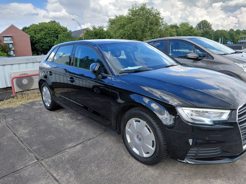 Audi A3 Sportback 2.0 TDI 2018 – снимка 10