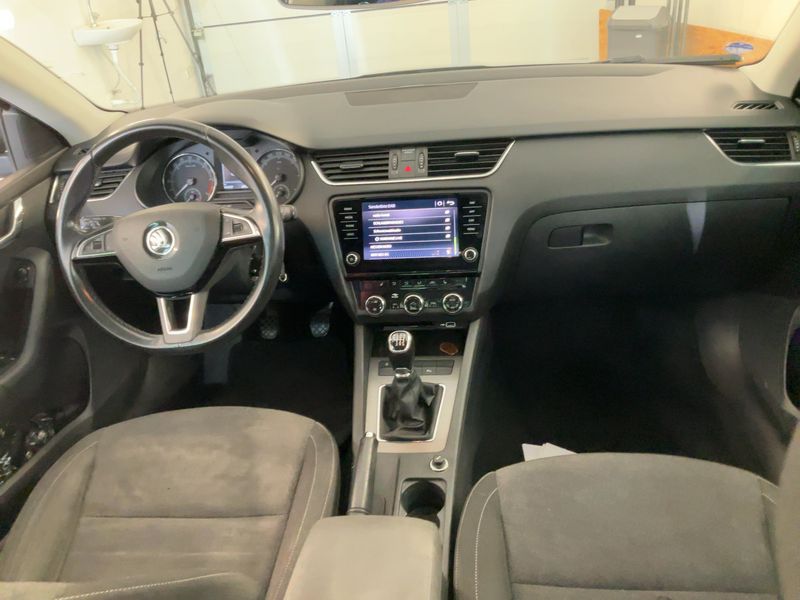 Skoda Octavia 2.0 TDI Soleil 2019 – снимка 18