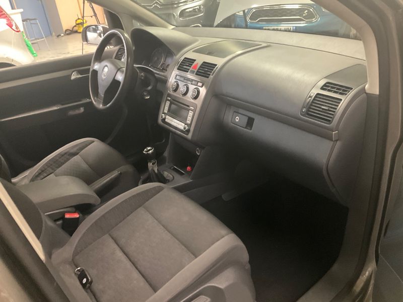 Volkswagen Touran 1.9 TDI Trendline 2008 – снимка 3
