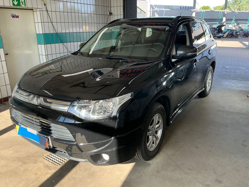 Mitsubishi Outlander 2.2 DI-D Invite ClearTec 2WD 2013 – снимка 1