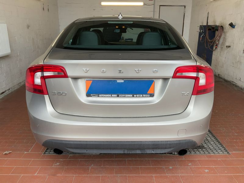 Volvo S60 1.6 T4 Momentum 2011 – снимка 7