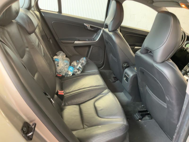 Volvo S60 1.6 T4 Momentum 2011 – снимка 19