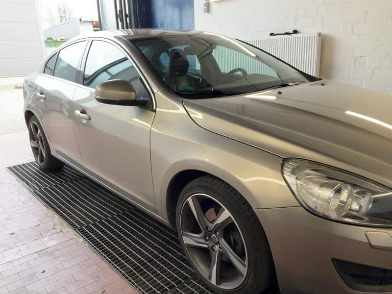Volvo S60 1.6 T4 Momentum 2011 – снимка 12