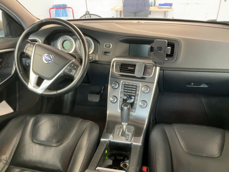 Volvo S60 1.6 T4 Momentum 2011 – снимка 17