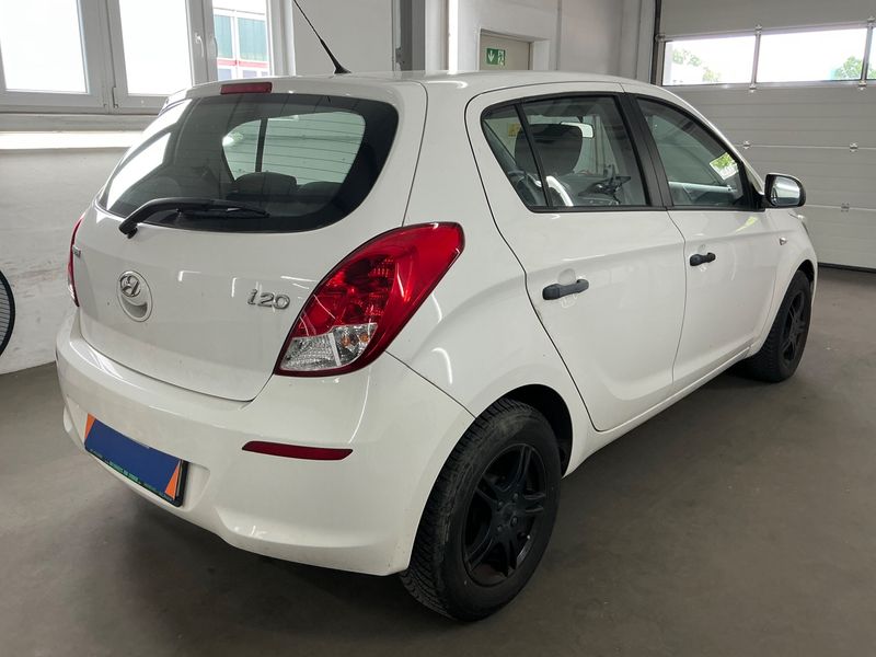 Hyundai i20 1.2 Life 2014 – снимка 2