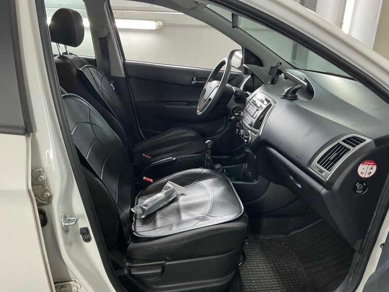 Hyundai i20 1.2 Life 2014 – снимка 3