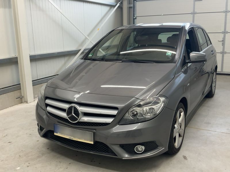 Mercedes-Benz B-Klasse B 180 2012 – снимка 1