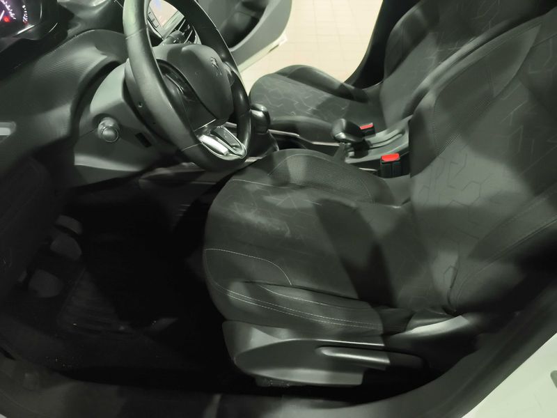 Peugeot 2008 1.6 Blue-HDi Style 2016 – снимка 15