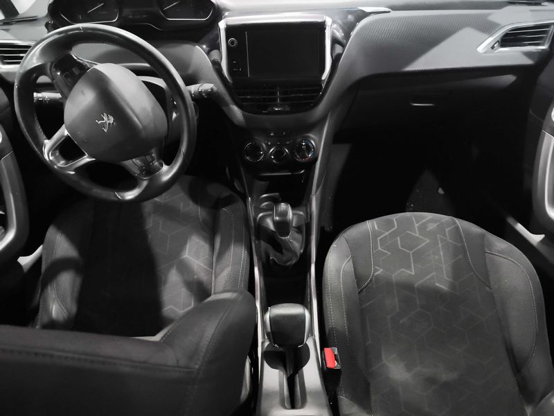 Peugeot 2008 1.6 Blue-HDi Style 2016 – снимка 11