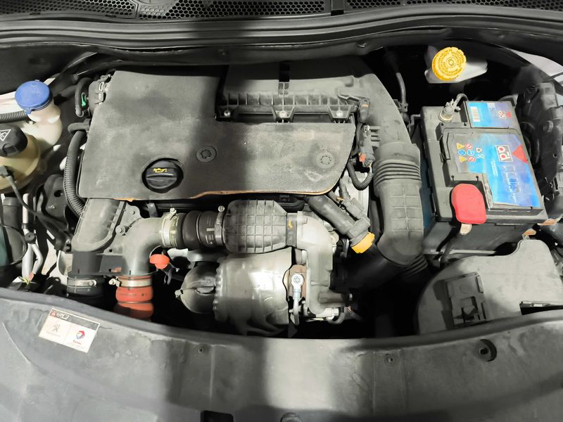 Peugeot 2008 1.6 Blue-HDi Style 2016 – снимка 8