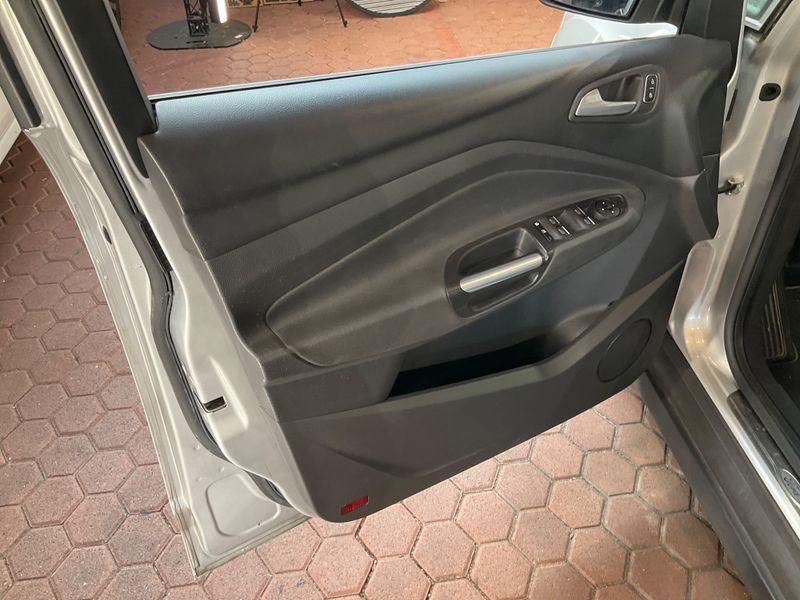 Ford C-Max 1.0 EcoBoost Titanium 2016 – снимка 30