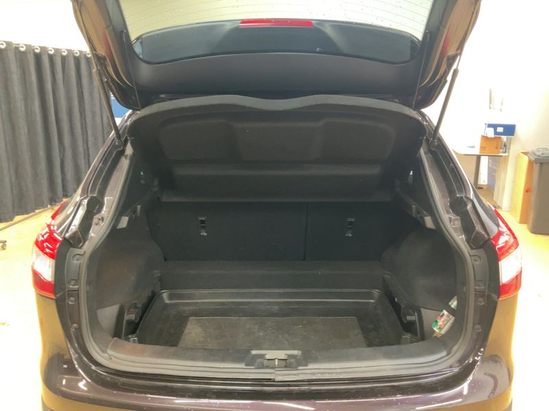 Nissan Qashqai 1.6 dCi Tekna 2014 – снимка 15